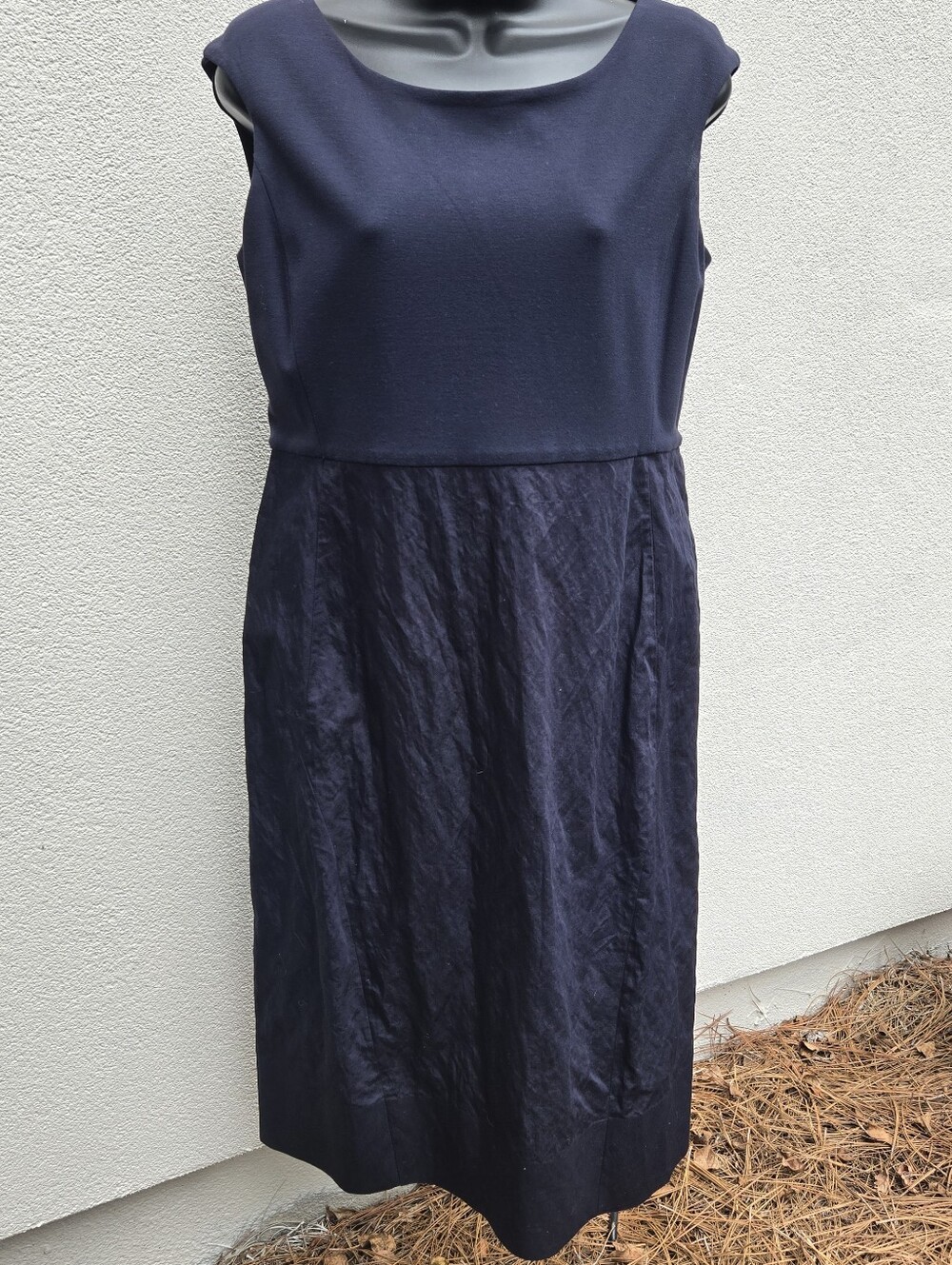 Lafayette 148 Sleeveless Women's Dress Medium Sheath Stretch Bodice Ink Classic